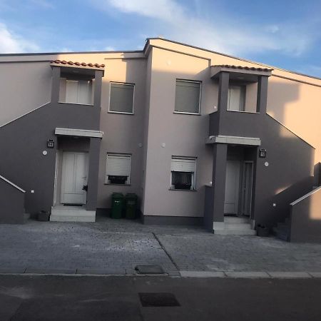 ויר Apartman Petra 1 מראה חיצוני תמונה