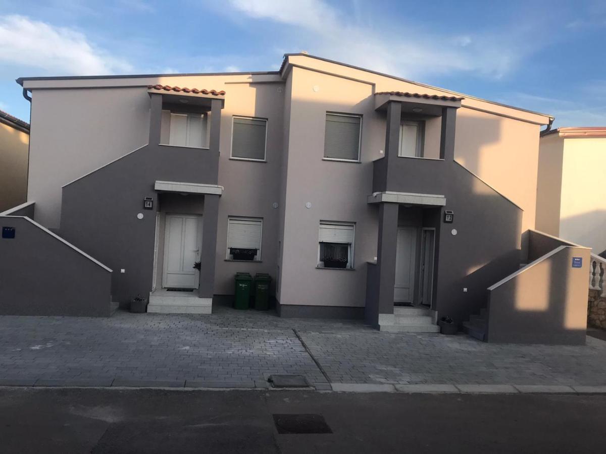 ויר Apartman Petra 1 מראה חיצוני תמונה